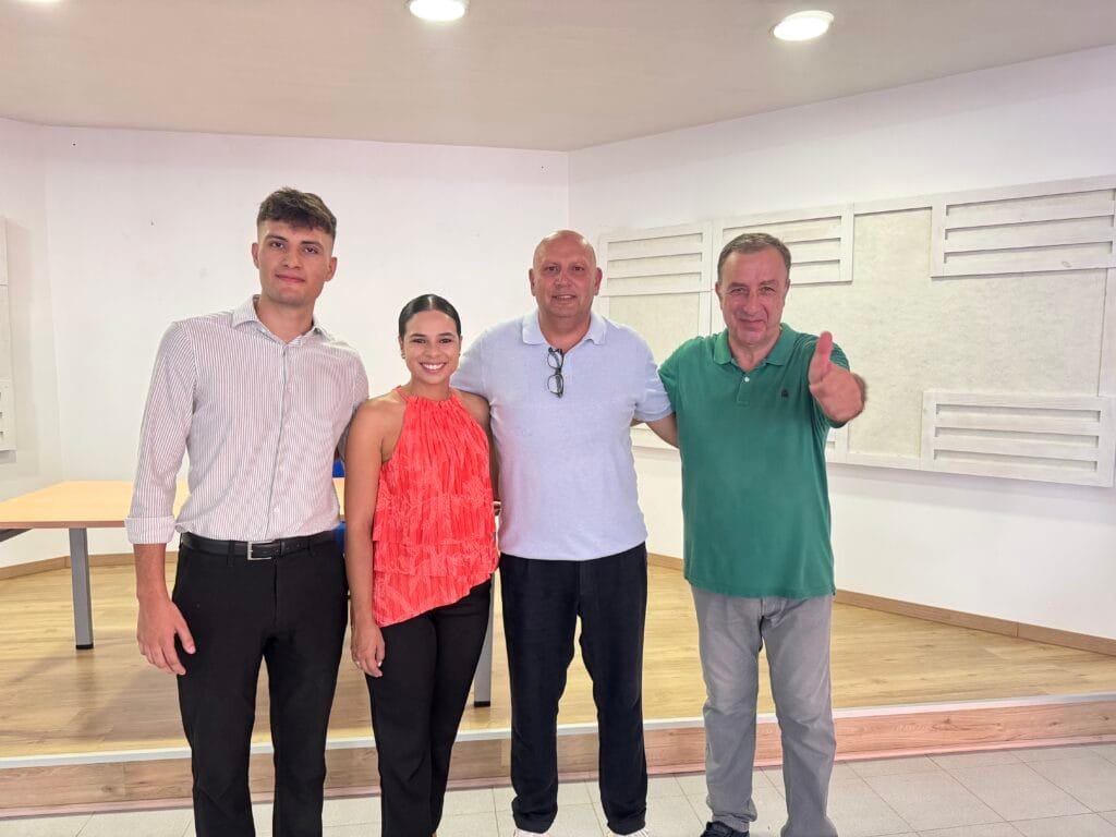 Sergio P.+ Sr. Adolfo Sebastián Alonso Ferrera, Concejal del Área de Cultura, Deportes y Educación la S.ra Coraima Afonso Navarro, Coordinadora de Educación y Sergio Alessandro