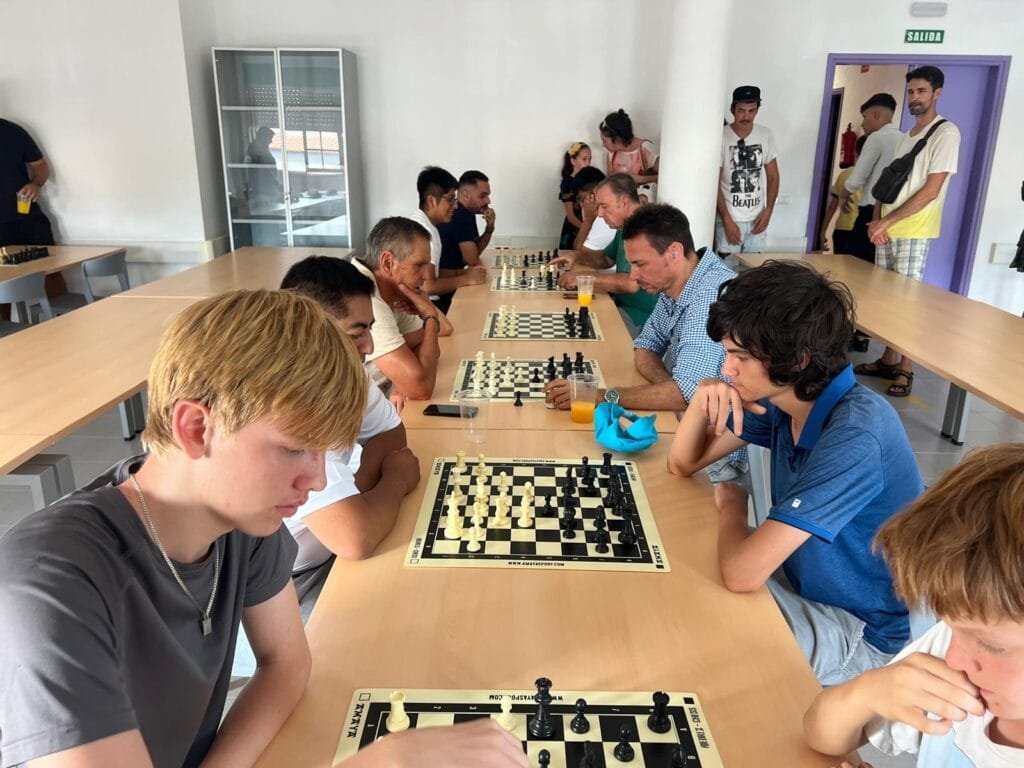 Jugando en Adeje Chess Club